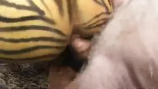 أفاف شعيب تمارس الجنس مع رجلين في هذا الفيلم الإباحي