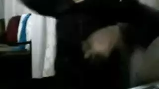 اصوات مهيجه و هي جالسة على وجهه