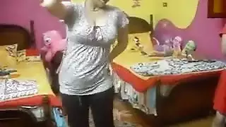 رقص شرقى جنسى ومثير فى قوضه الاطفال واحلى هز بزاز فى مصر
