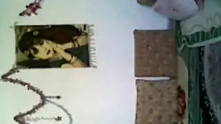 أرملة عراقية تحصل على نيك عنيف على الأرض من رجل ناضج