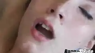 ليلي علوي عارية تمامًا وغير خاضعة للرقابة