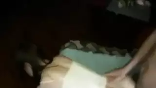 فتاة وقحة تدعو أصدقائها لجلسة أفلام إباحية صريحة