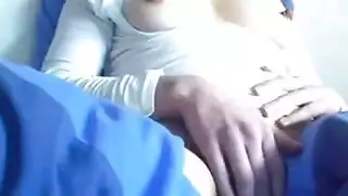 ينك اخته عمرها سنه ويخرج دم