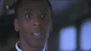 مشهد إباحي في الحافلة: كل راكب يريد لمس جسدها