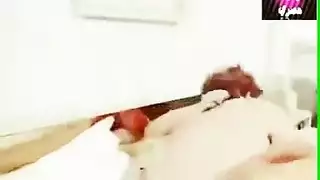 بورن عنيف: قضم الشفاه والتقبيل العميق