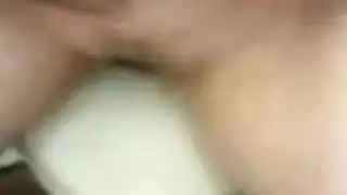 طالبه ثانوى من المدرسه على عشيقها تقلع وتتناك فى كسها وطيزها