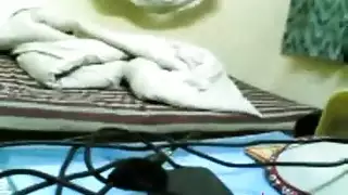بورنو عربي: يمارس الجنس مع فتاته بقوة على السرير