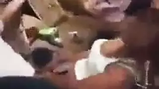 تونسية صغيرة الحجم تدمر مهبلها بقضيب خليجي كبير في نيك متقلب