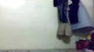 ولد بيتحرش في بنت في المول المول وهي كانت بتتبول في حمام البلد