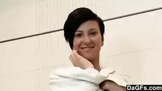 نيك الزوجين في الحمام لاول مرة