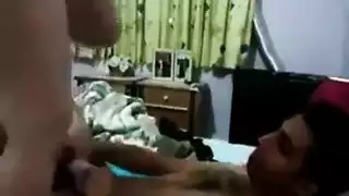 شاب عراقي ساخط يمارس الجنس مع أرملة متعرجة بقوة