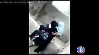 جلسة جماعية قذرة لفتاة محجبة ممتلئة الجسم بعد ساعات العمل