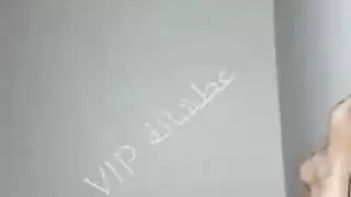 أنين النشوة العالي للفتاة المغربية أثناء الفعل الإباحي الخشن