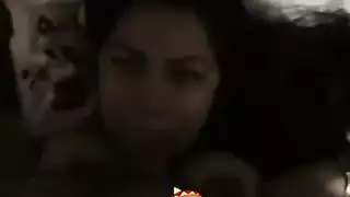 فتاة محتاجة أخيرًا تحصل على مهبلها المتساقط يؤكل ويداعب بشكل مثالي