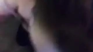 لقاء سحاقي سري للشقراء: تلعق فرج صديقتها في فيلم بورن غرفة النوم