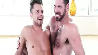 شاب بينيكو بعض