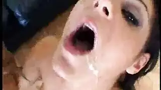 تدريب على نيك الطيز مع تلميذة عاهرة
