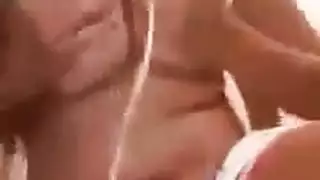 حط زيت زبك عم يوجعني