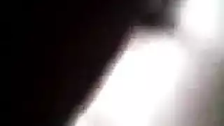 تفتح كسها وتظهر تلك الأثداء