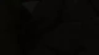حصان ذو قضيب ضخم يضاجع امرأة مستسلمة بعنف