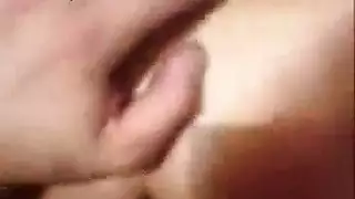 الموقف الأقصى يقابل قضيبًا ضخمًا في مشهد صارم
