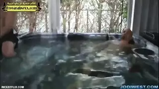 بايلي بروك تتناك في الجاكوزي