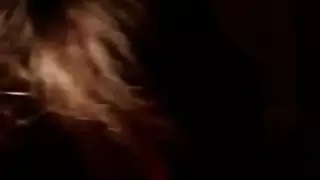مصة مكثفة من فتاة آسيوية صغيرة الحجم من أجل قضيب أبيض