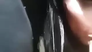 شرموطة جزائرية ترضع الزب في المقعد الخلفي لسيارة
