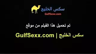 جوردي يدخل ورا ام صديقة في المطبخ و ينكح كسها