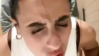 سكس مصري جديد​ سخنة في الحمام على الواقف
