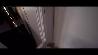 الأظافر الشاب يصبح حميما مع زوجة الأب: كوكو فاندي وهيلانة برايس