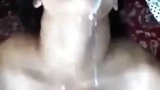 تجميل الوجه بعد اللسان من شاب هندي