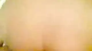 مونيكا كينج وكادينس لوكس يضفيان البهجة على وجهها في عارية