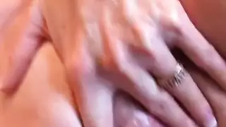 المرأة الرائعة لديها كس ساخن جدا