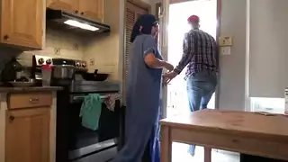فتى التسليم البريطاني يحصل على من جبهة مورو العربية العربية