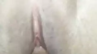 مطلقة ممحونة جابت لبن فوق زبي