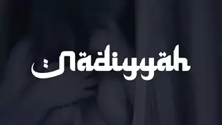 زوجة عربية الحامل قرنية تظهر لها الثدي الكبيرة وجمل مشعر على الكاميرا