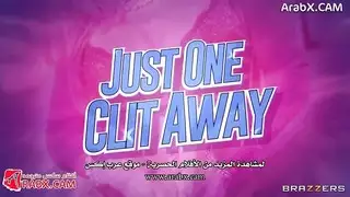 الإبن يفقد عذريتة على يد أمة سكس مترجم