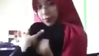 اللبوه ترفع هدومها وتلعب فى نفسها وتنزل السبعه ونص