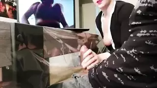 أسحب ديكي أمام السكرتير إنها تفاجئني عندما أتعرض ل