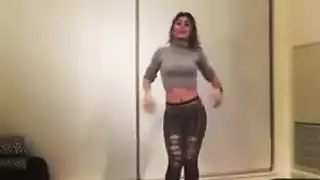 رقص سكسي مع فتاة جميلة جداً