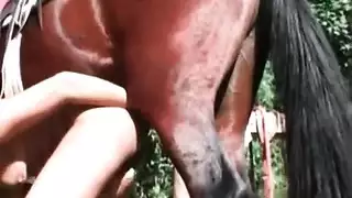 شاهد جنس حيوان الحصان مع عاهرات من Tenic نفسها