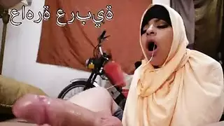 اجنبي يقفش شرموطة محجبة وينكها بالمال- سكس أجنبي مترجم