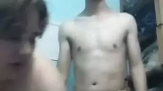 لاتينا جبهة تحرير مورو الإسلامية يحصل لها الثدي لمست و مارس الجنس لعبة كام على الكاميرا