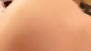 رولا بعد أن كانت قدميها ممسة من عبدها كلب