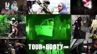 جولة في الغنائم الجنود العسكريين المارقين يتسللون إلى المومسات العربية على القاعدة