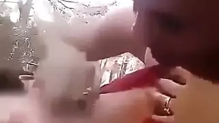 نيك قحبة في الهواء الطلق