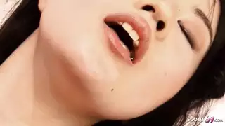 مراهق ياباني مينامي شيزوكا لا ينسى في الاباحية جاف
