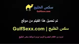 ينيمها و ينام عليها و يحلق شعر كسها و يبعبص