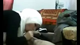 الزوج العربي مع الحجاب
